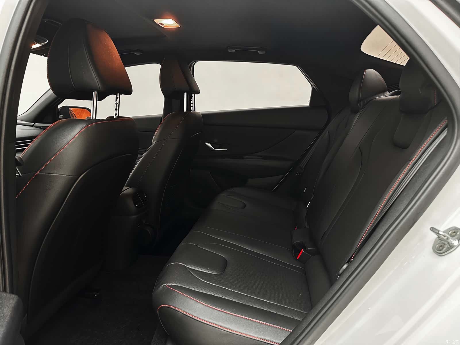 Hyundai Elantra, 2022 14