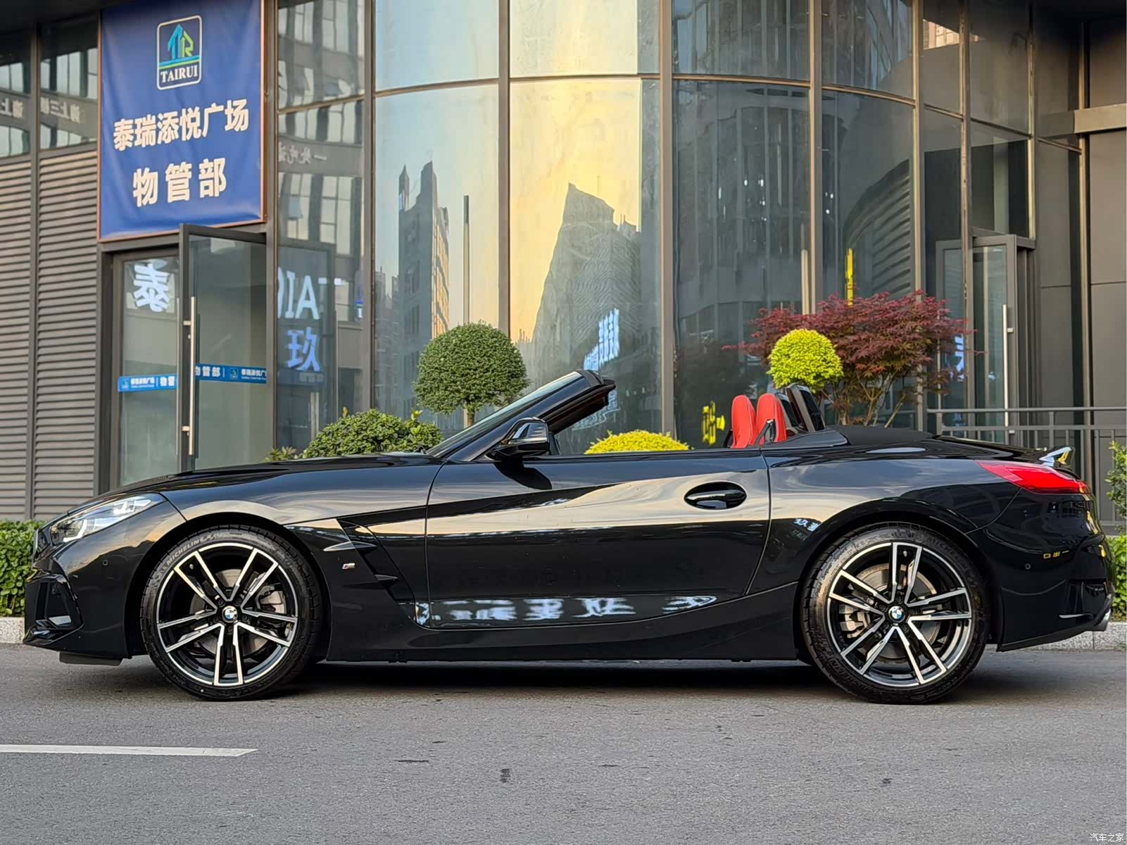 BMW Z4, 2025 все фото