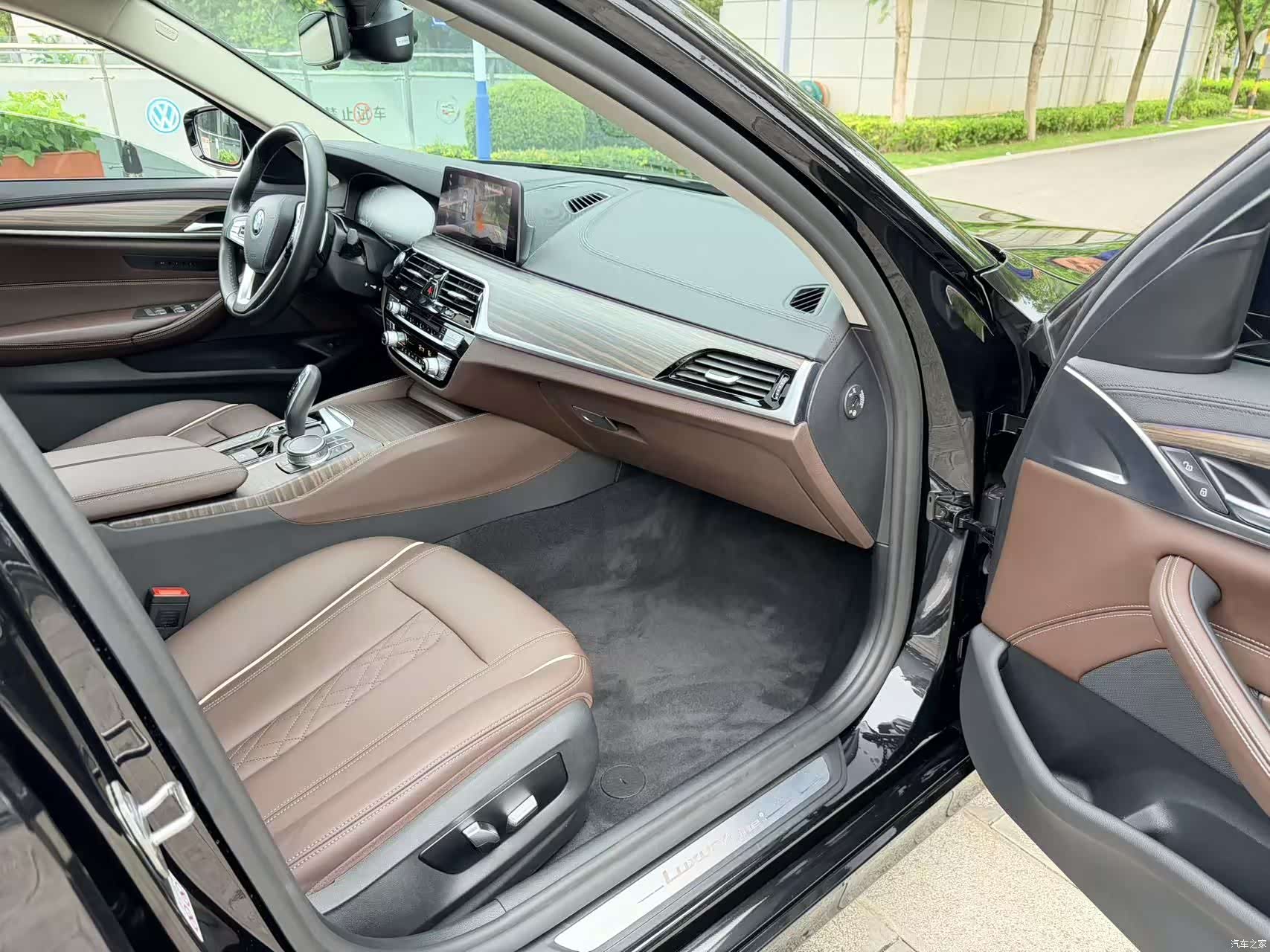 BMW 5 Series, 2019 32