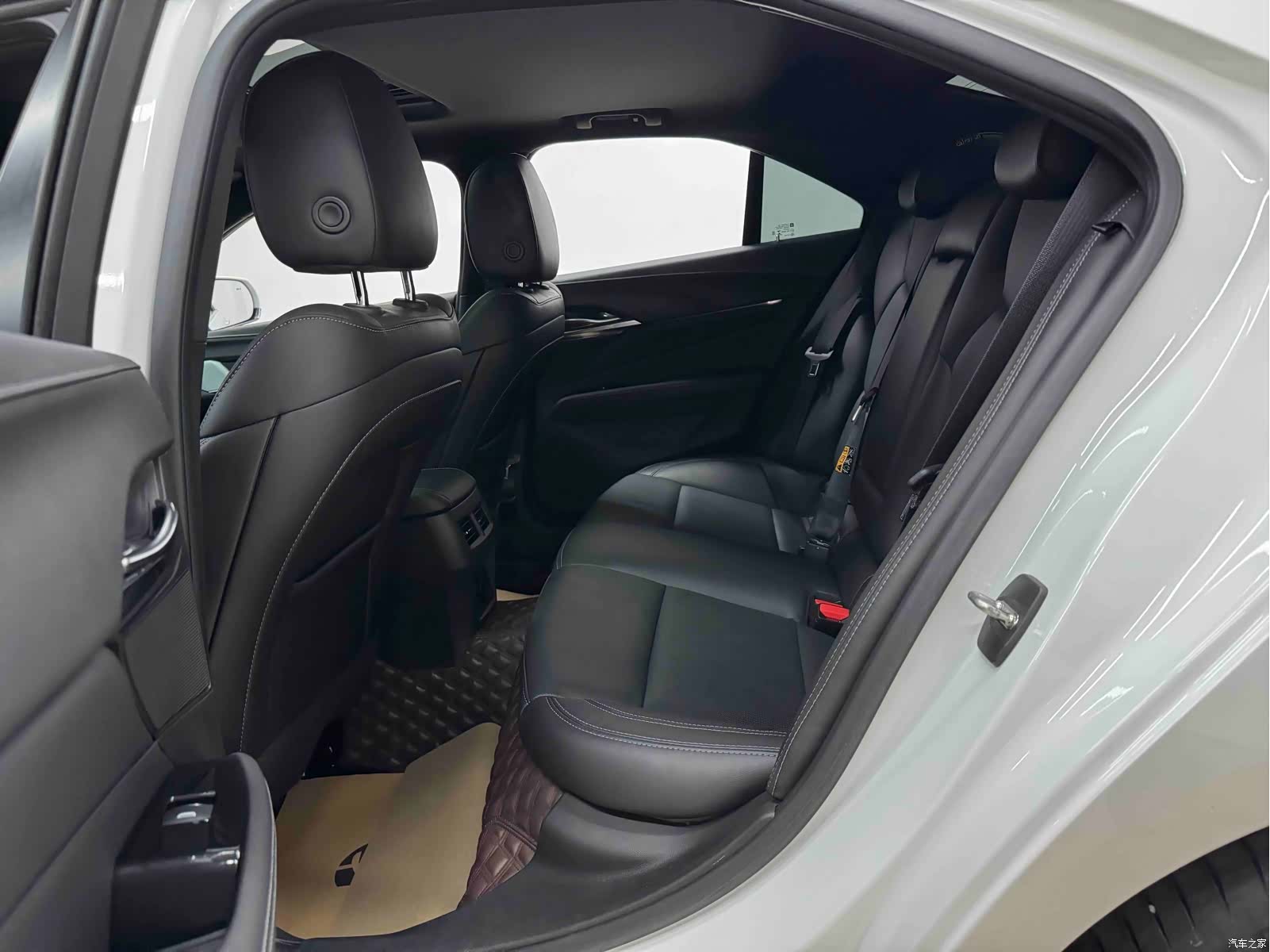 Cadillac CT4, 2023 15