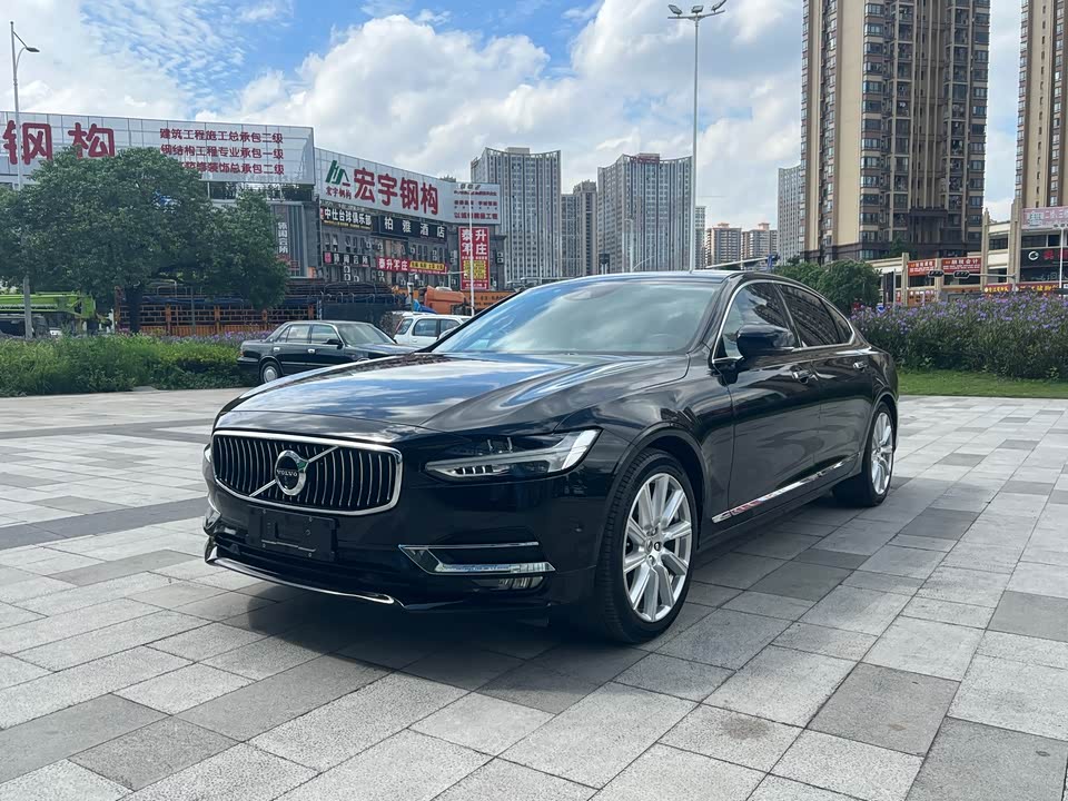 Volvo S90