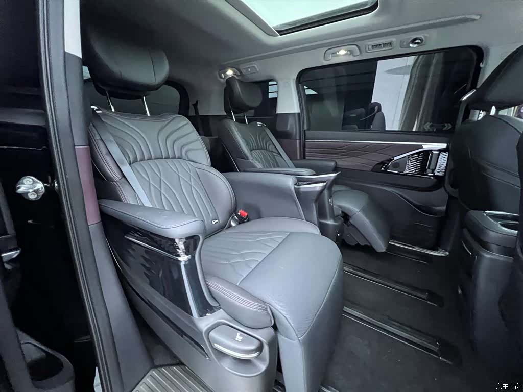 Trumpchi M8, 2025 17