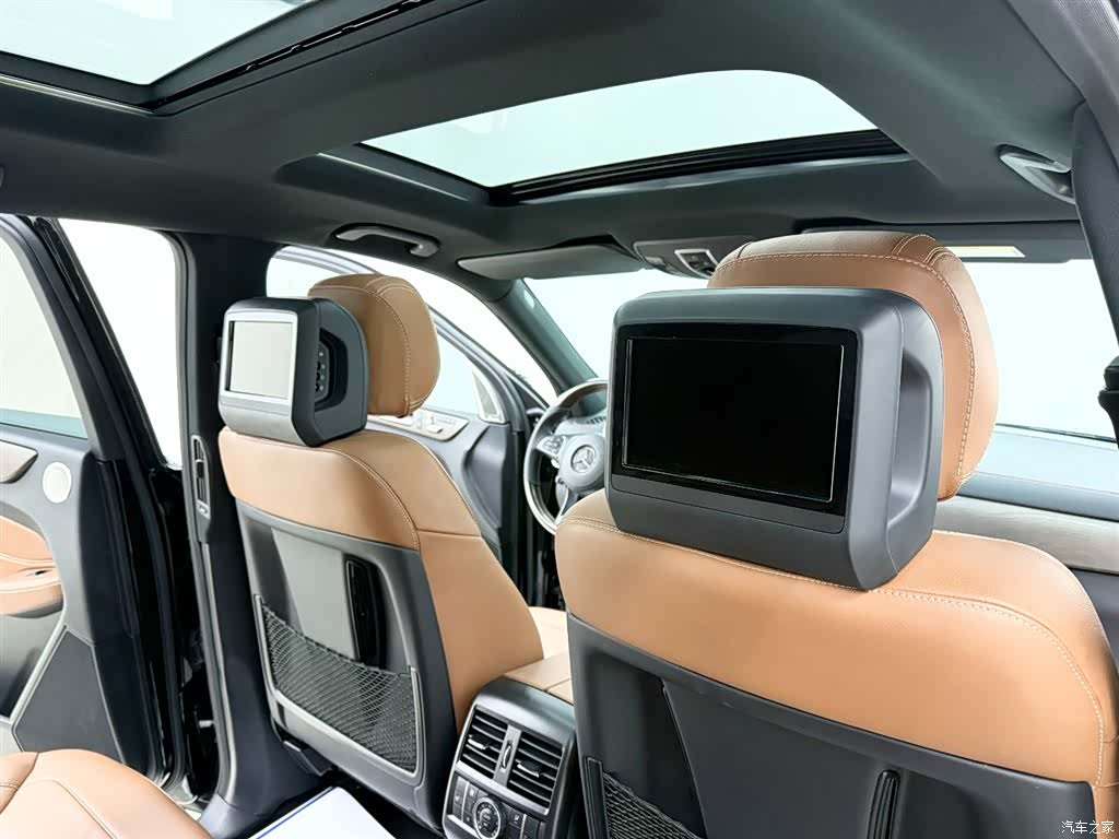 Mercedes-Benz GLS, 2018 8