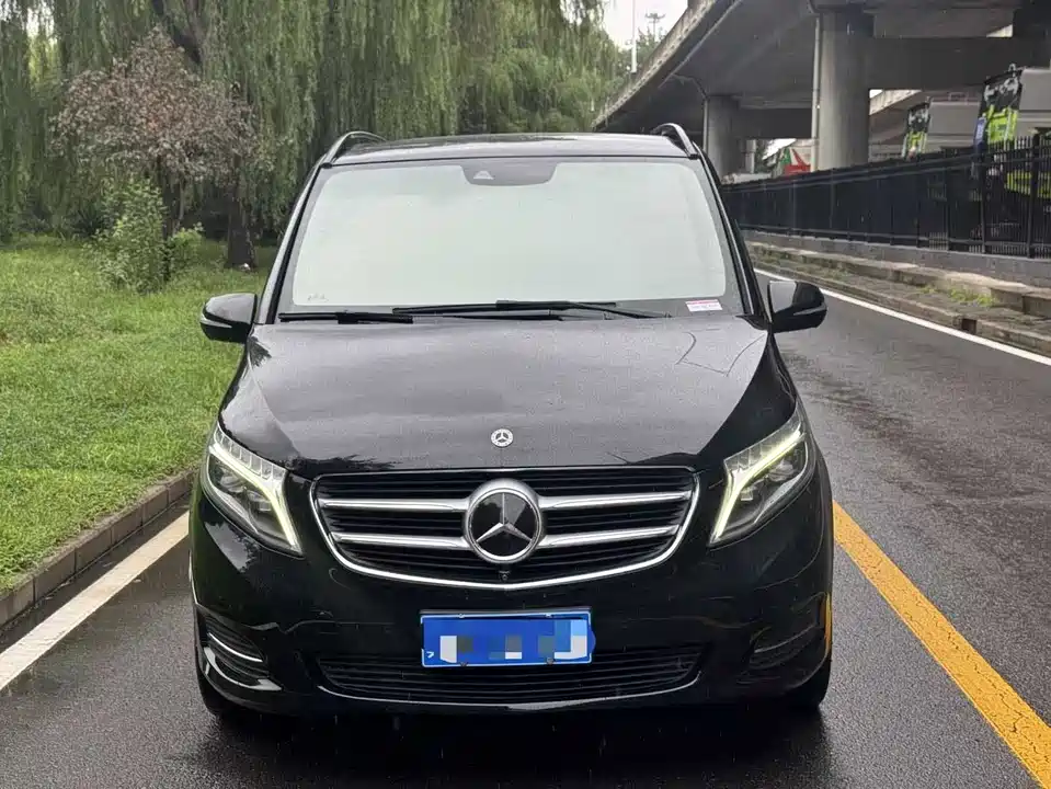 Mercedes-Benz V-class