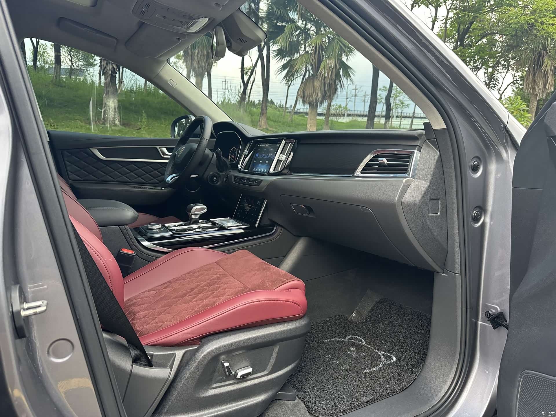 Hongqi HS7, 2022 7