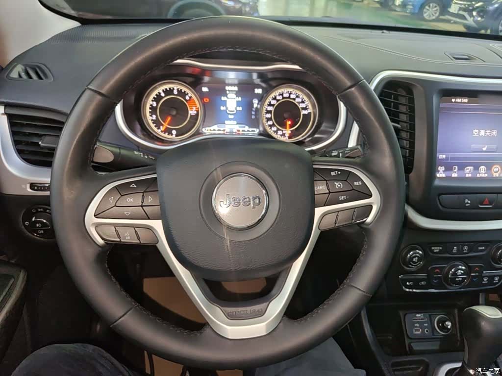 Jeep Cherokee, 2017 11
