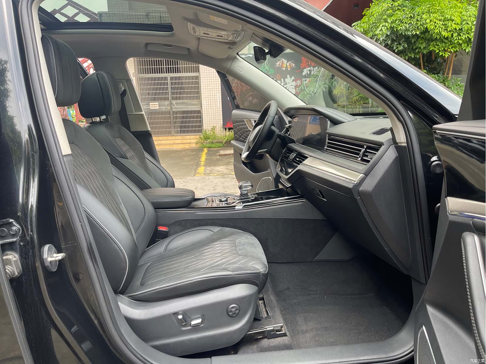 Hongqi HS5, 2021 12