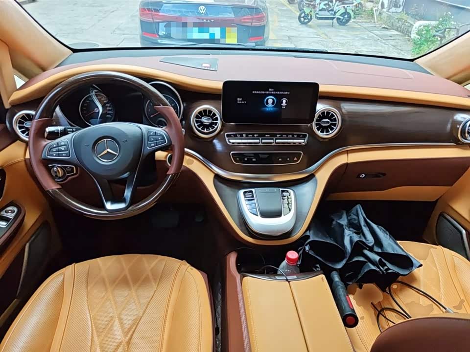 Mercedes-Benz V-class