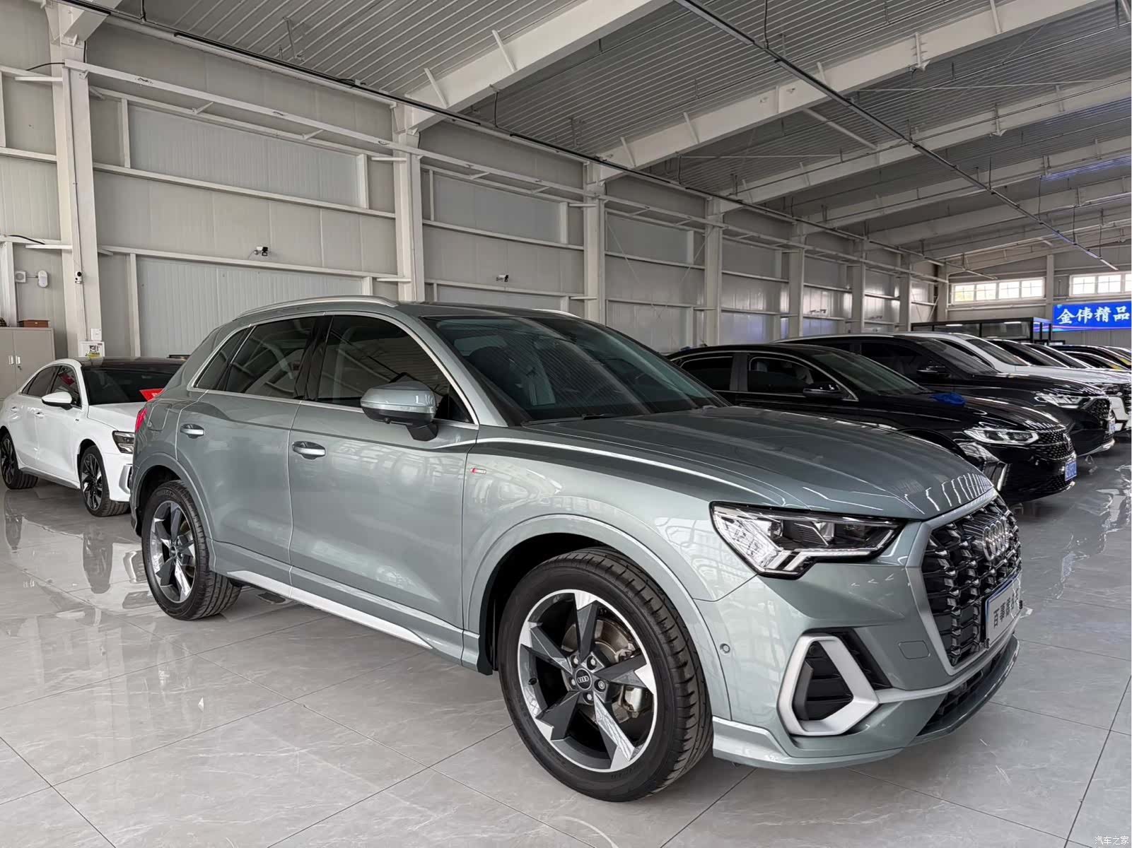 Audi Q3, 2022 3