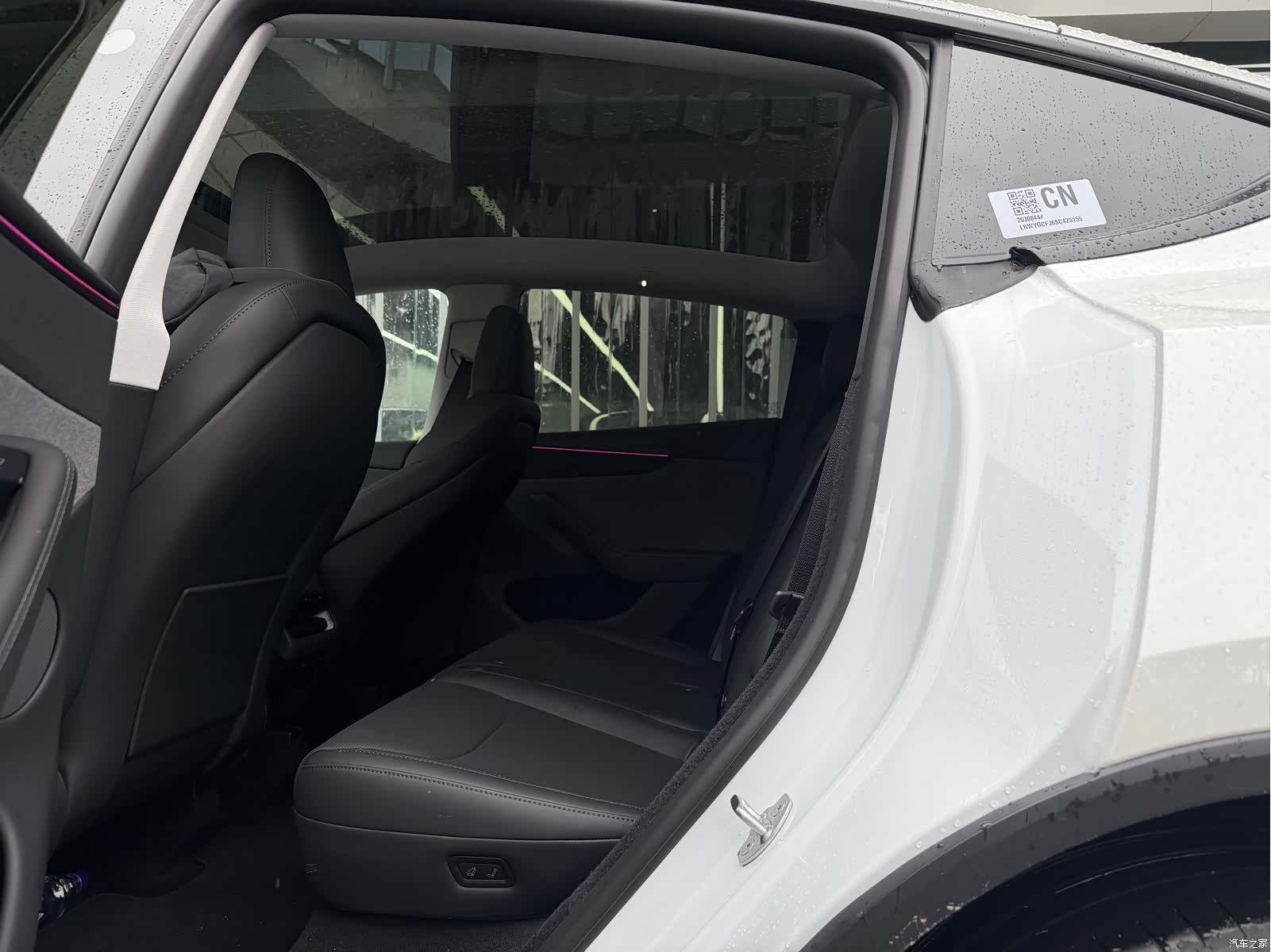 Tesla Model Y, 2025 9