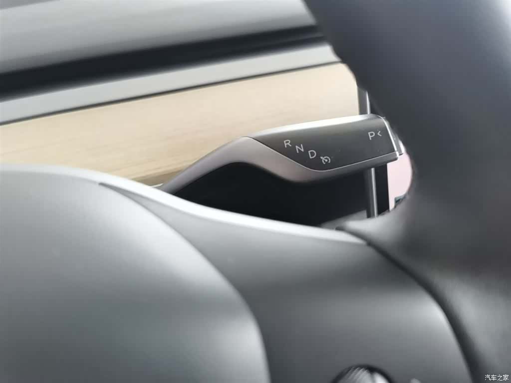 Tesla Model Y, 2023 14