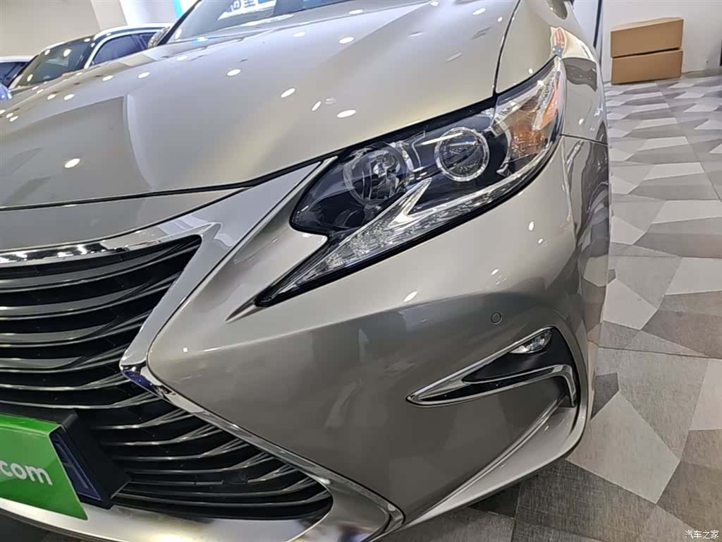 Lexus ES, 2017 24