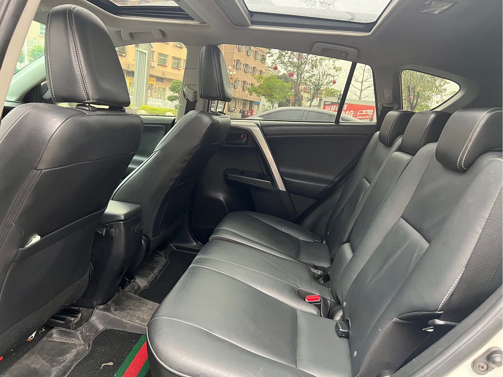 Toyota RAV4, 2017 6