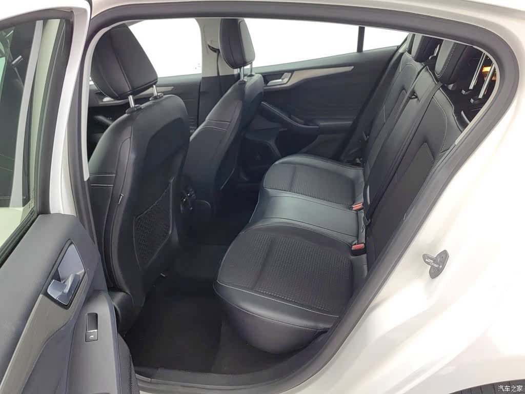 Ford Focus, 2019 15