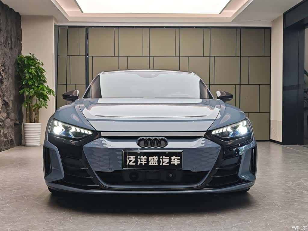 Audi e-tron, 2022 2