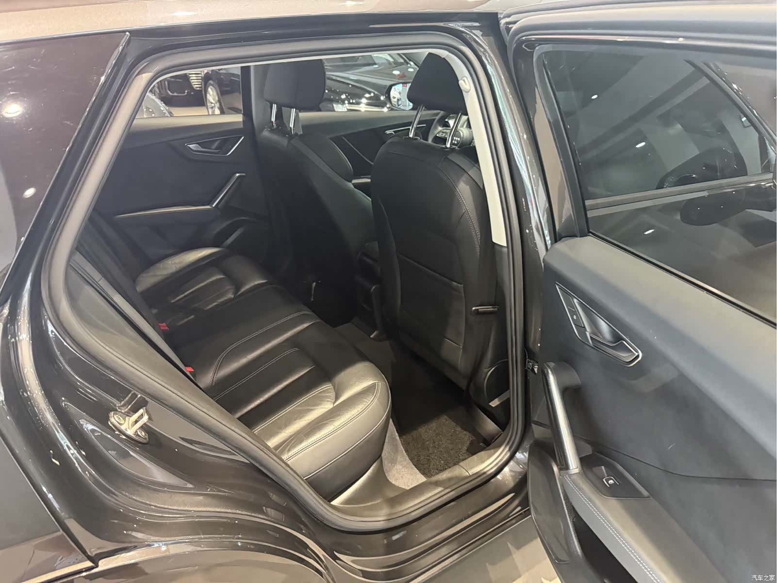 Audi Q2L, 2022 10