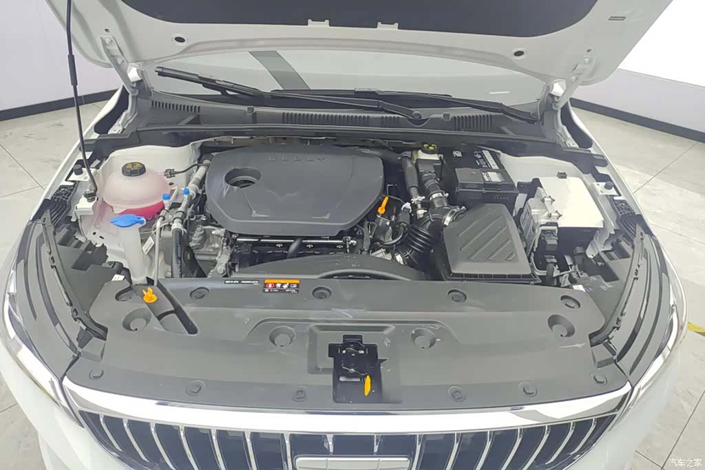 Geely Emgrand, 2026 10