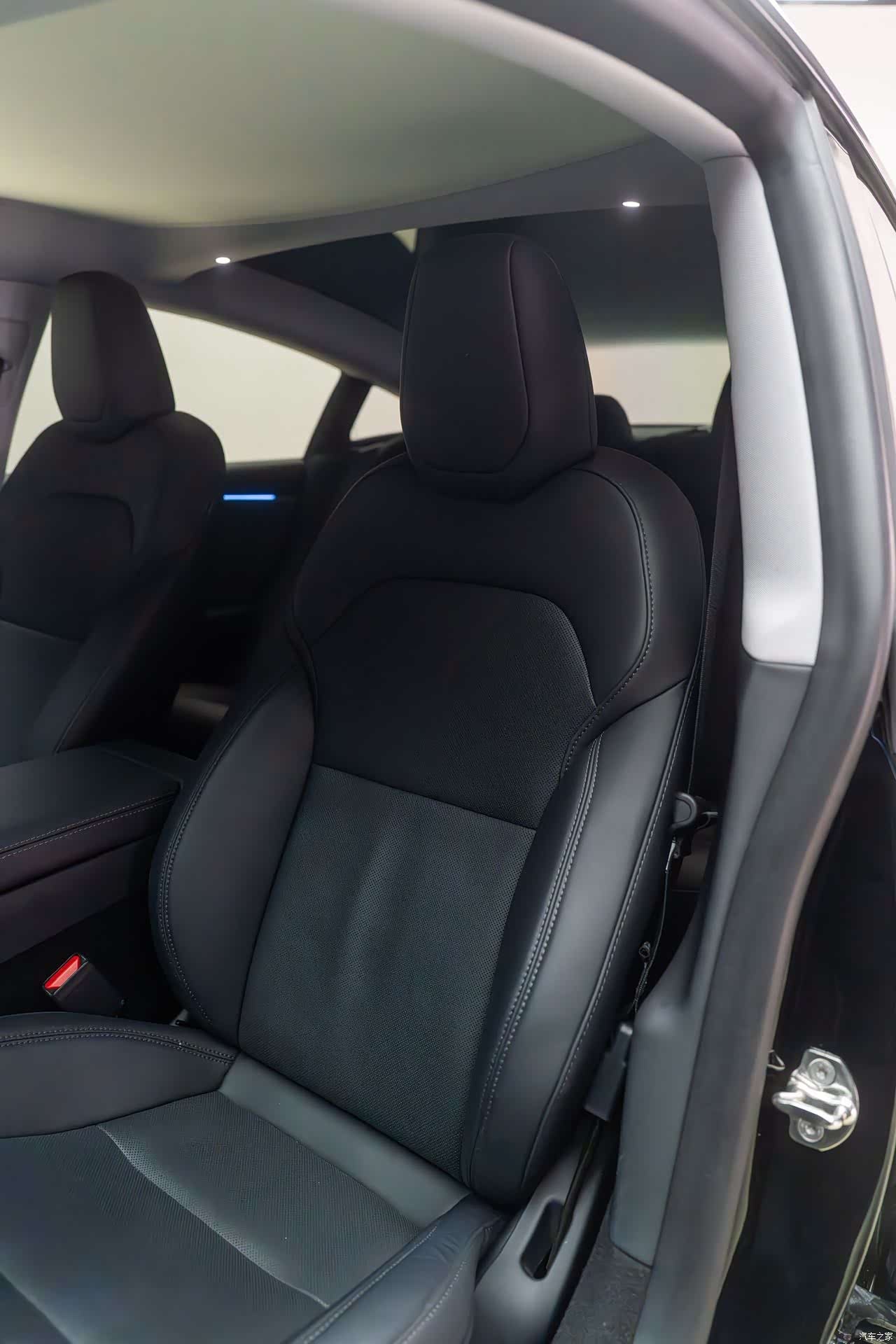 Tesla Model 3, 2023 17