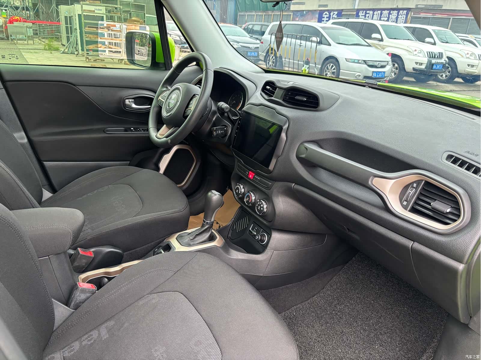 Jeep Renegade, 2018 все фото