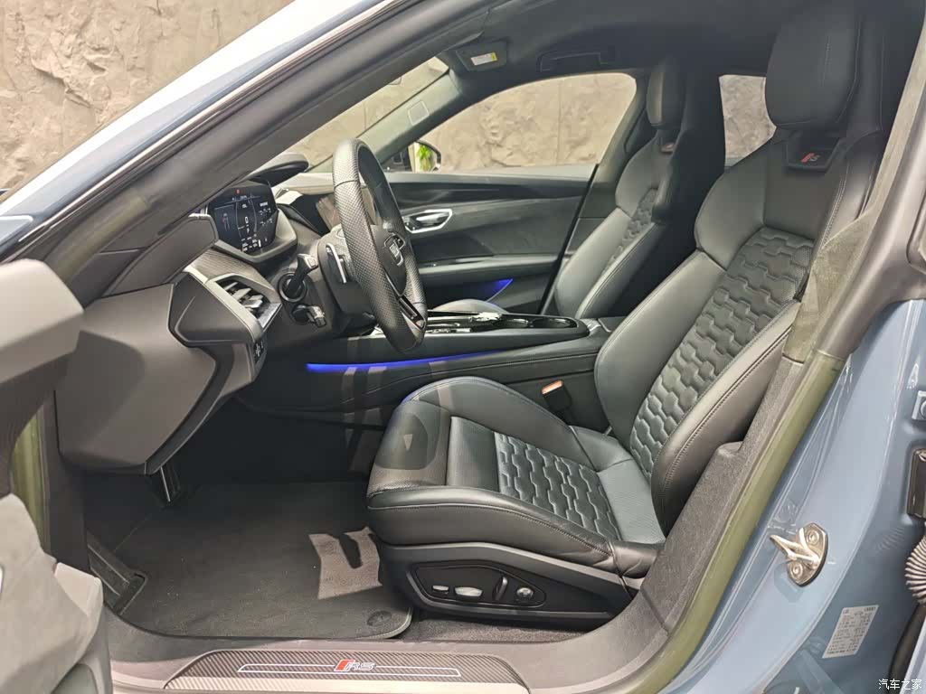Audi e-tron, 2022 8