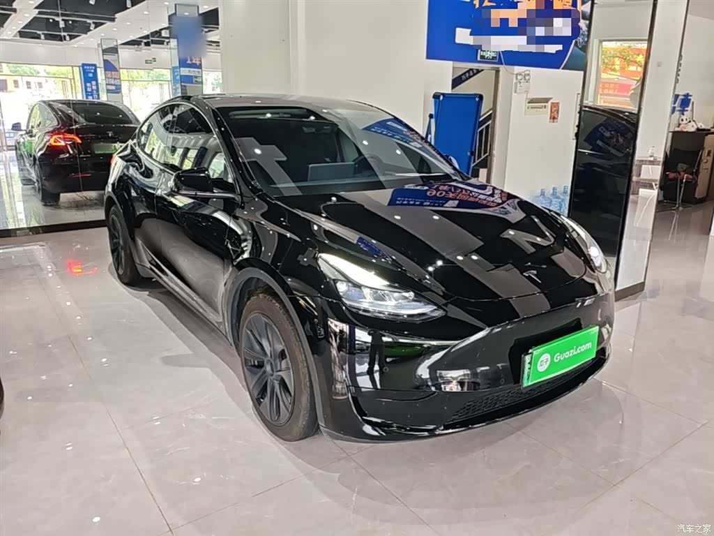 Tesla Model Y, 2023 4