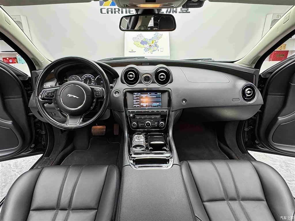 Jaguar XJ, 2015 9