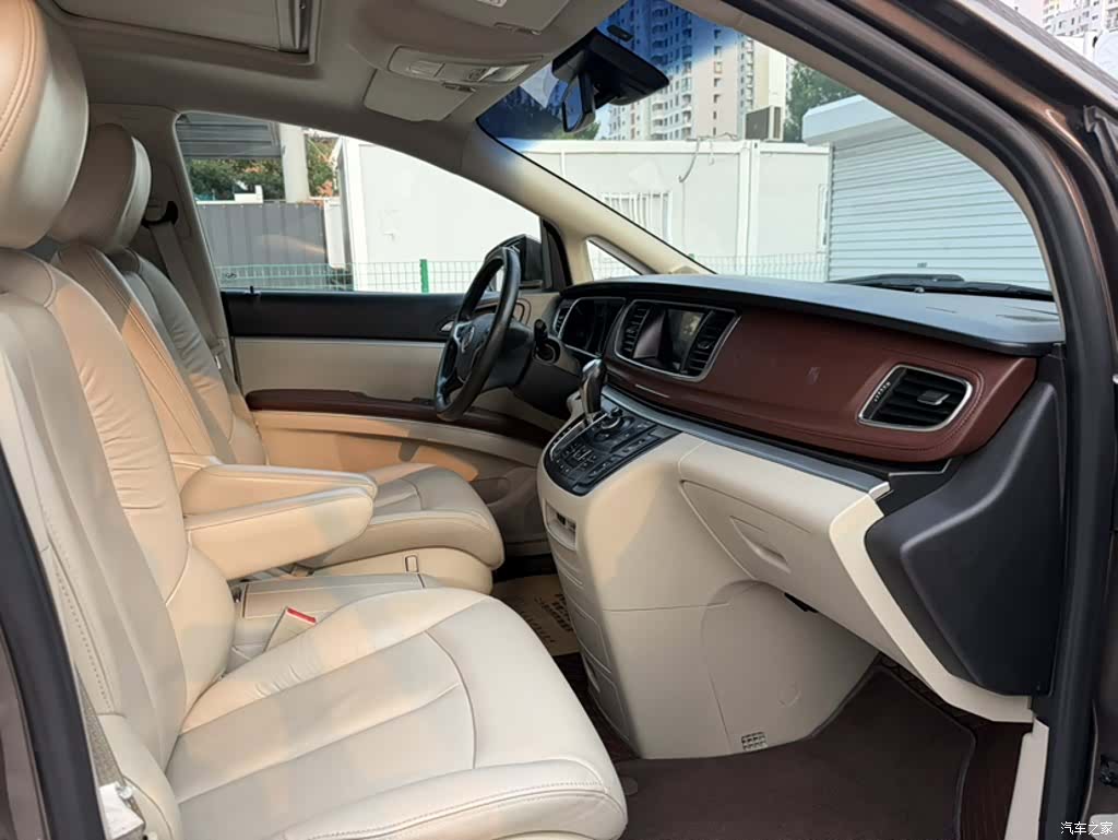 Buick GL8, 2018 13