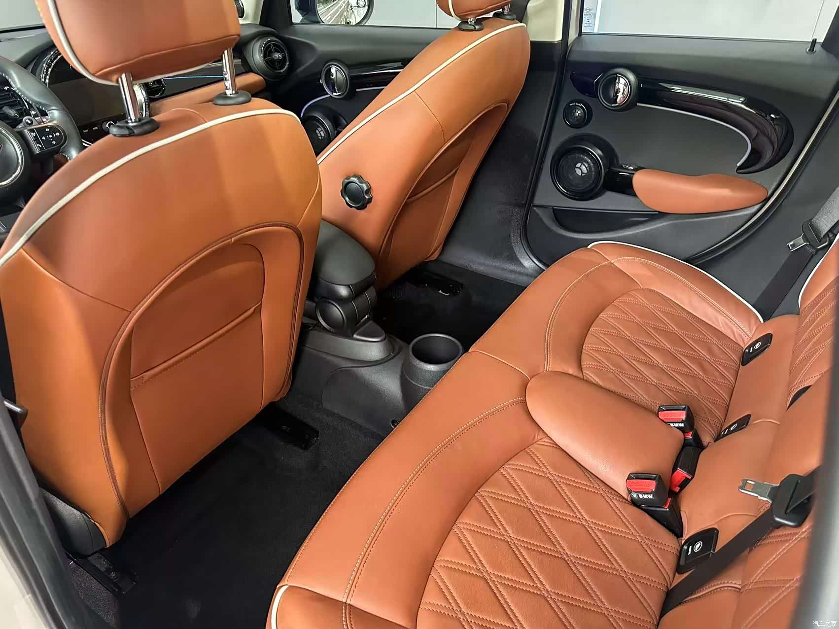Mini Cooper, 2023 9