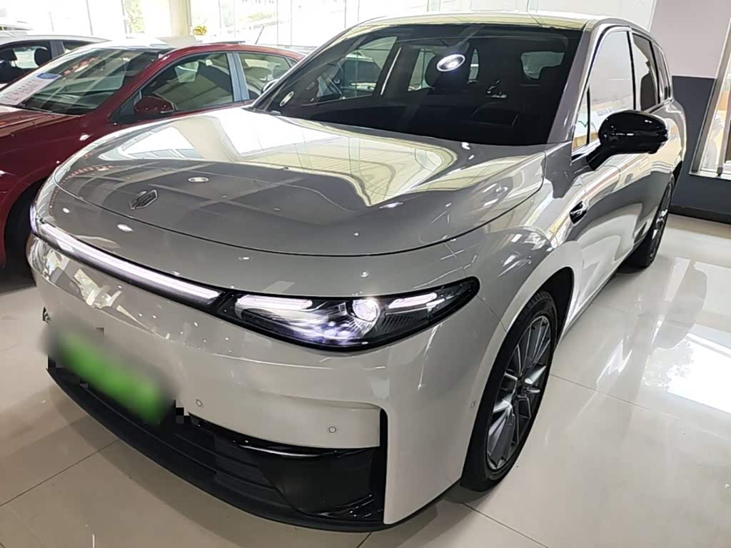Leapmotor C10