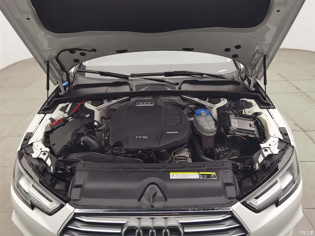 Audi A4L, 2018 6