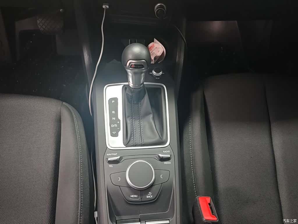 Audi Q2L, 2020 14