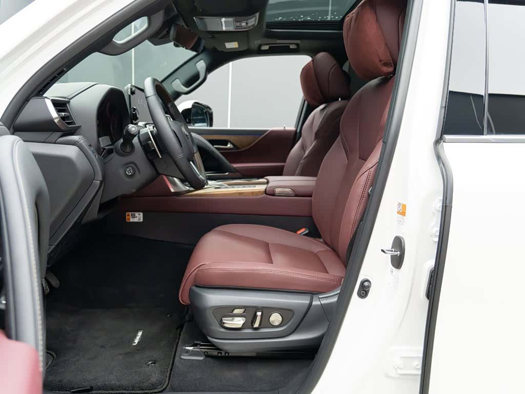 Lexus LX, 2026 10
