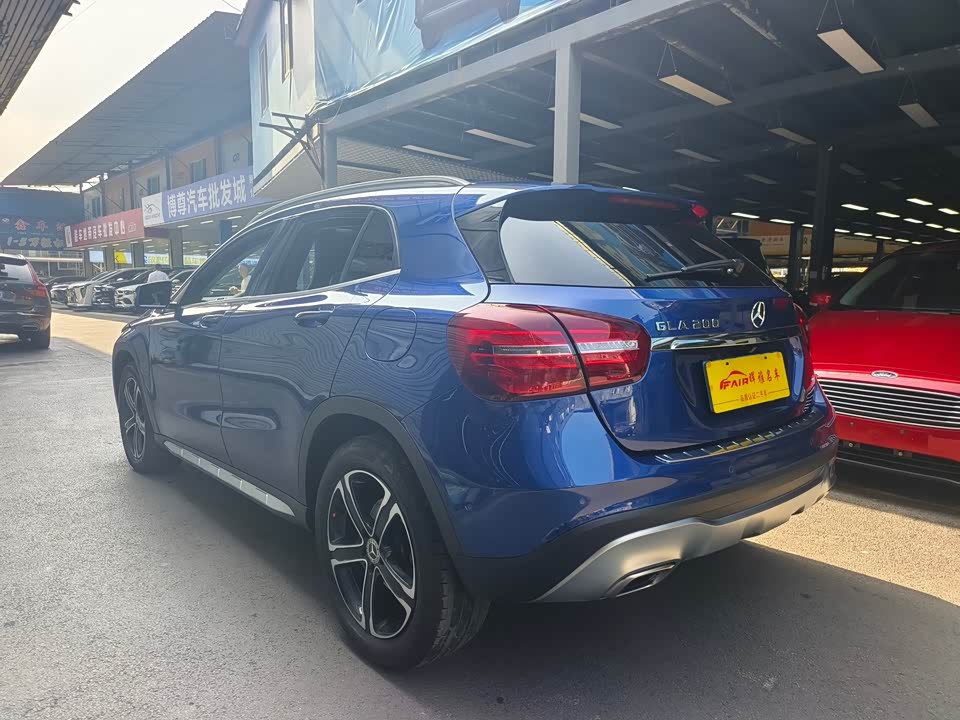 Mercedes-Benz GLA