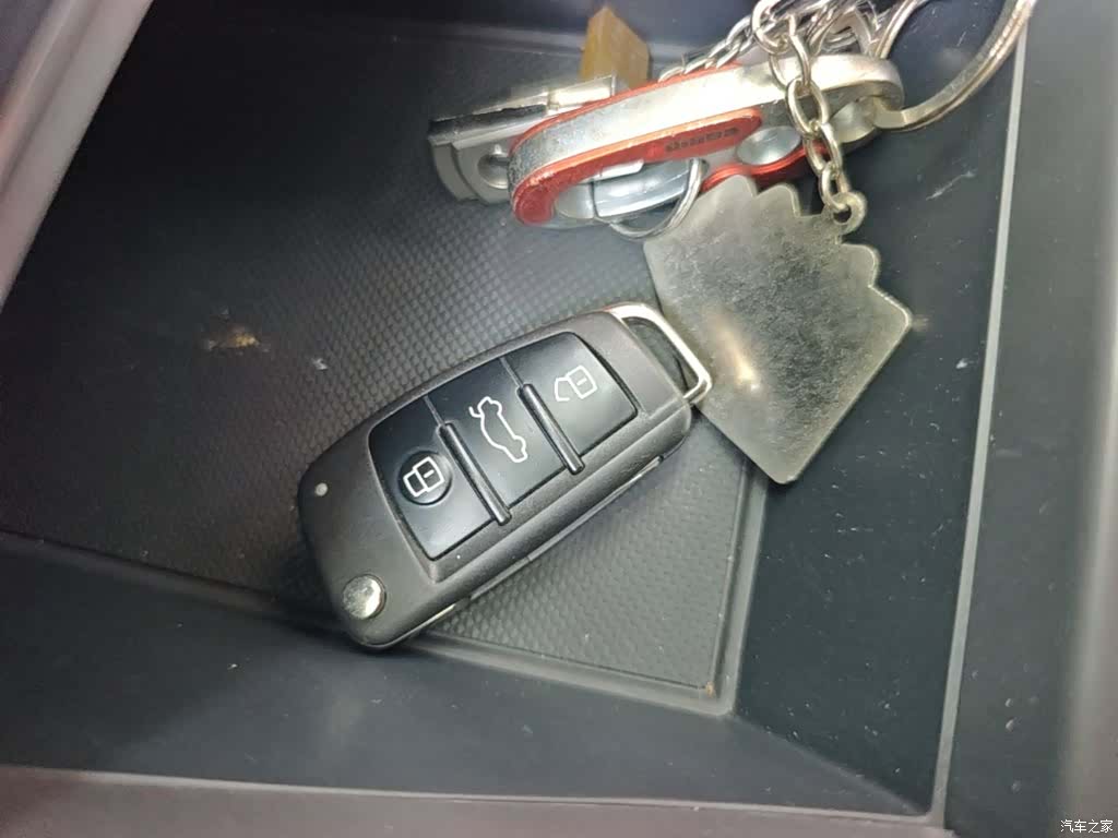 Audi Q3, 2019 9