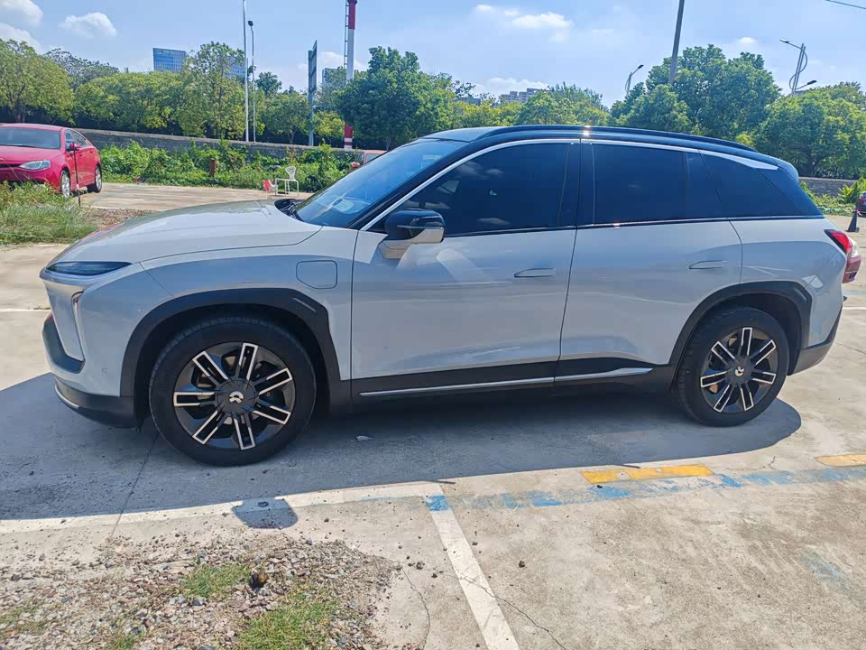 NIO ES6