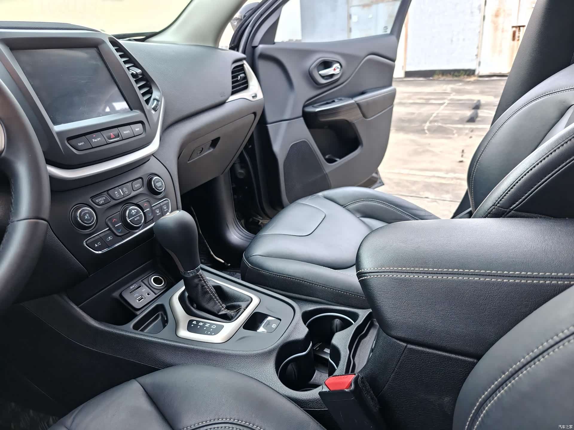 Jeep Cherokee, 2016 10