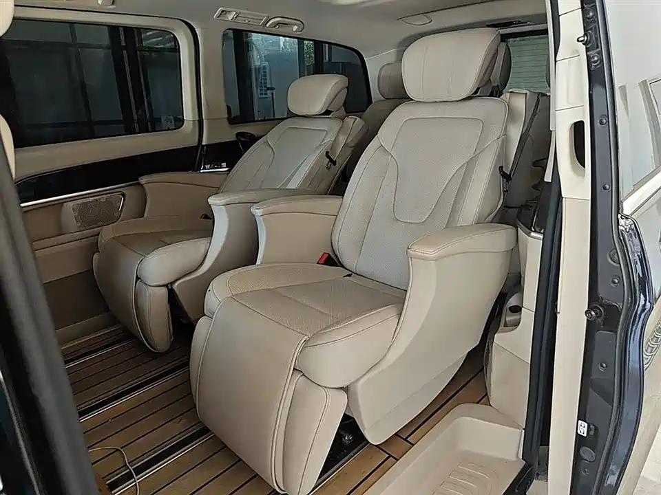 Mercedes-Benz V-class