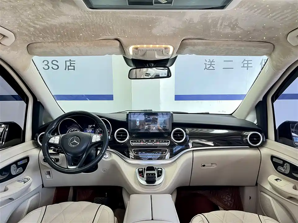 Mercedes-Benz V-class