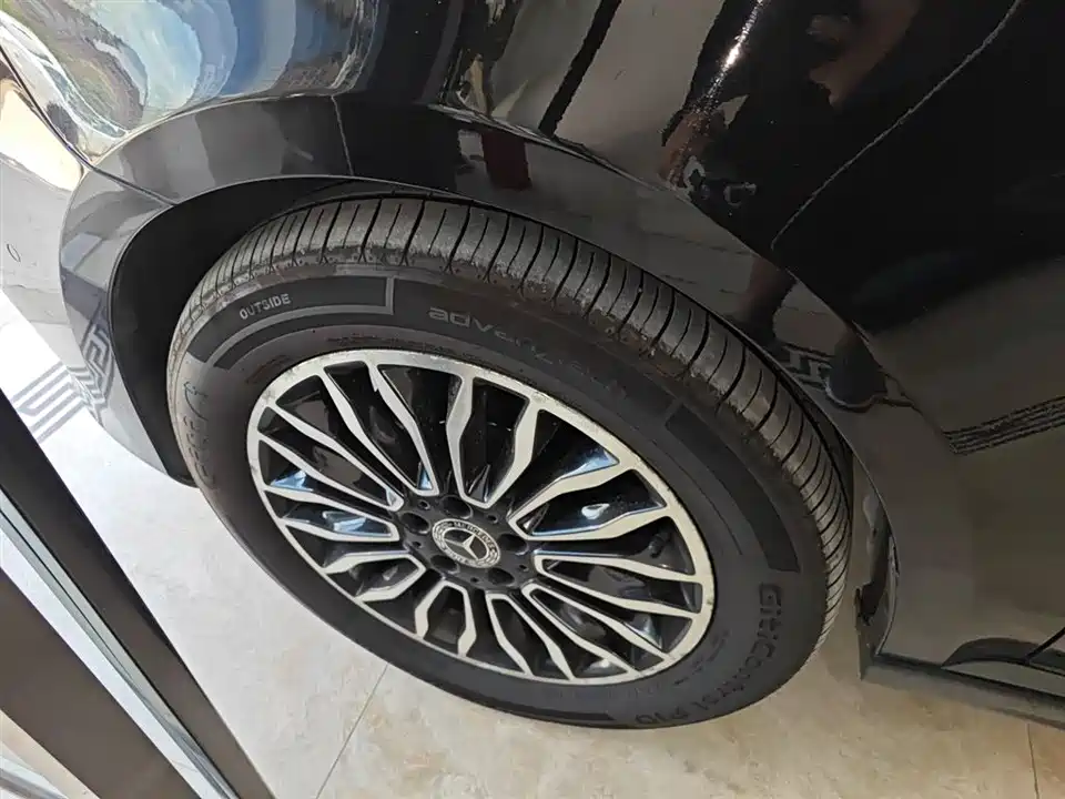 Mercedes-Benz V-class