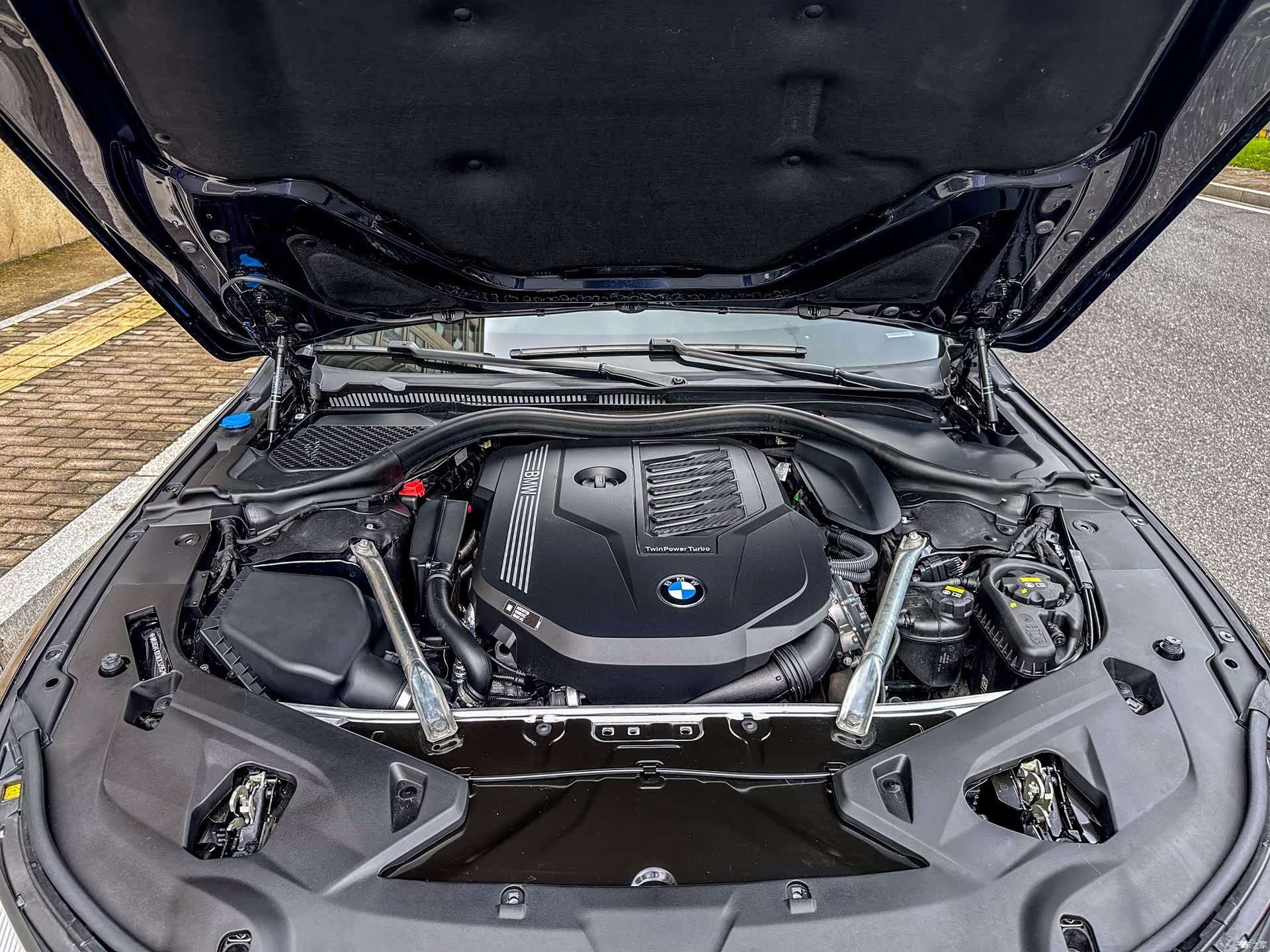 BMW 8 Series, 2022 16