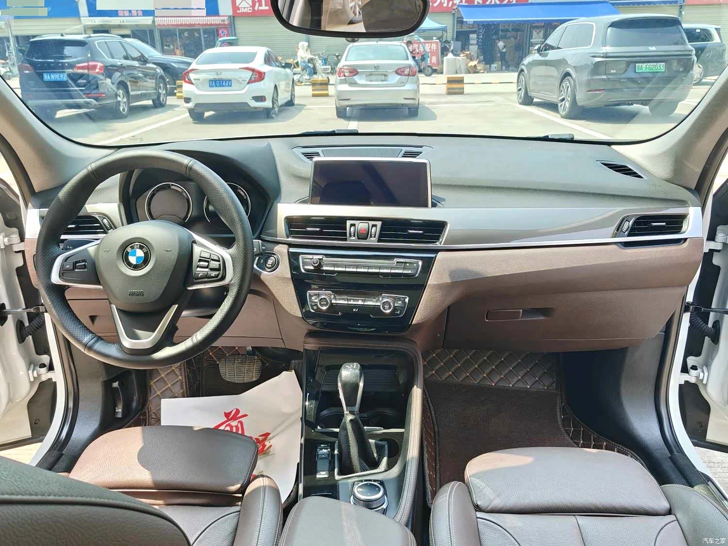 BMW X1, 2019 все фото