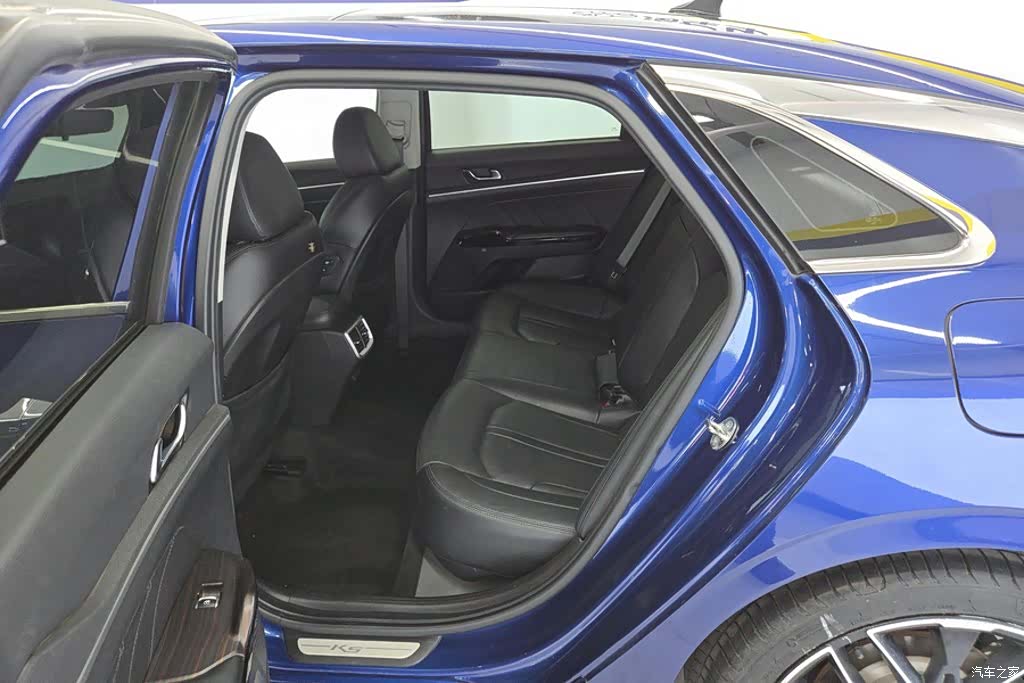 Kia K5, 2022 11