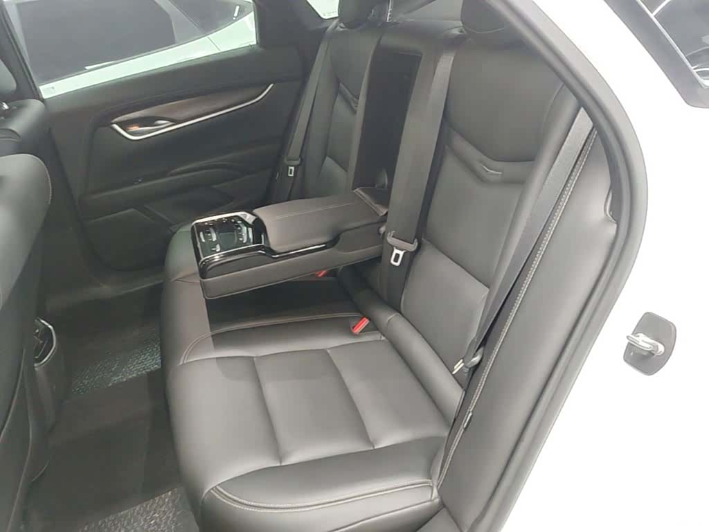 Cadillac XTS, 2018 17
