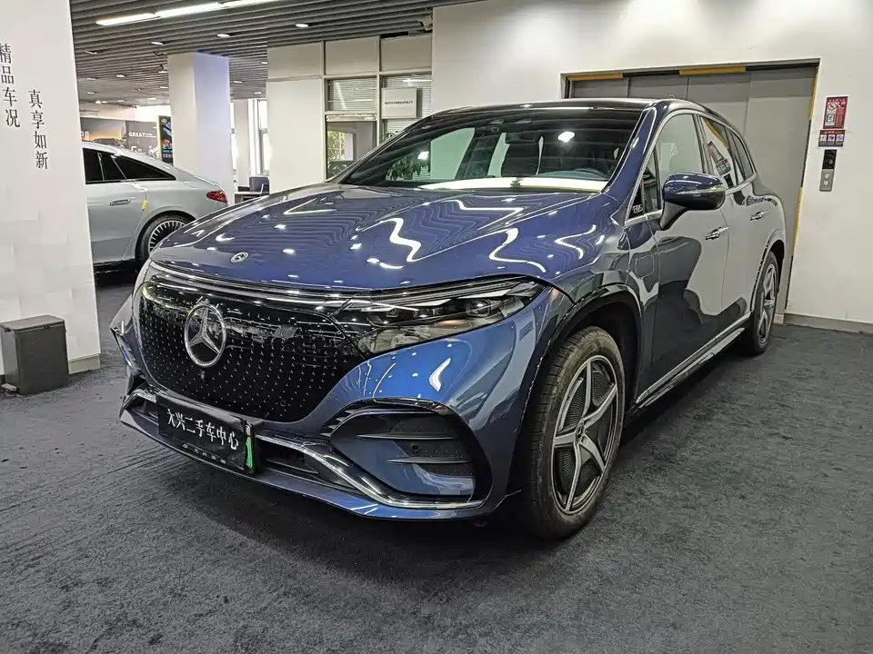 Mercedes-Benz EQS SUV
