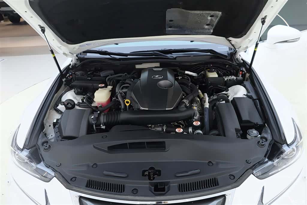 Lexus IS, 2017 17