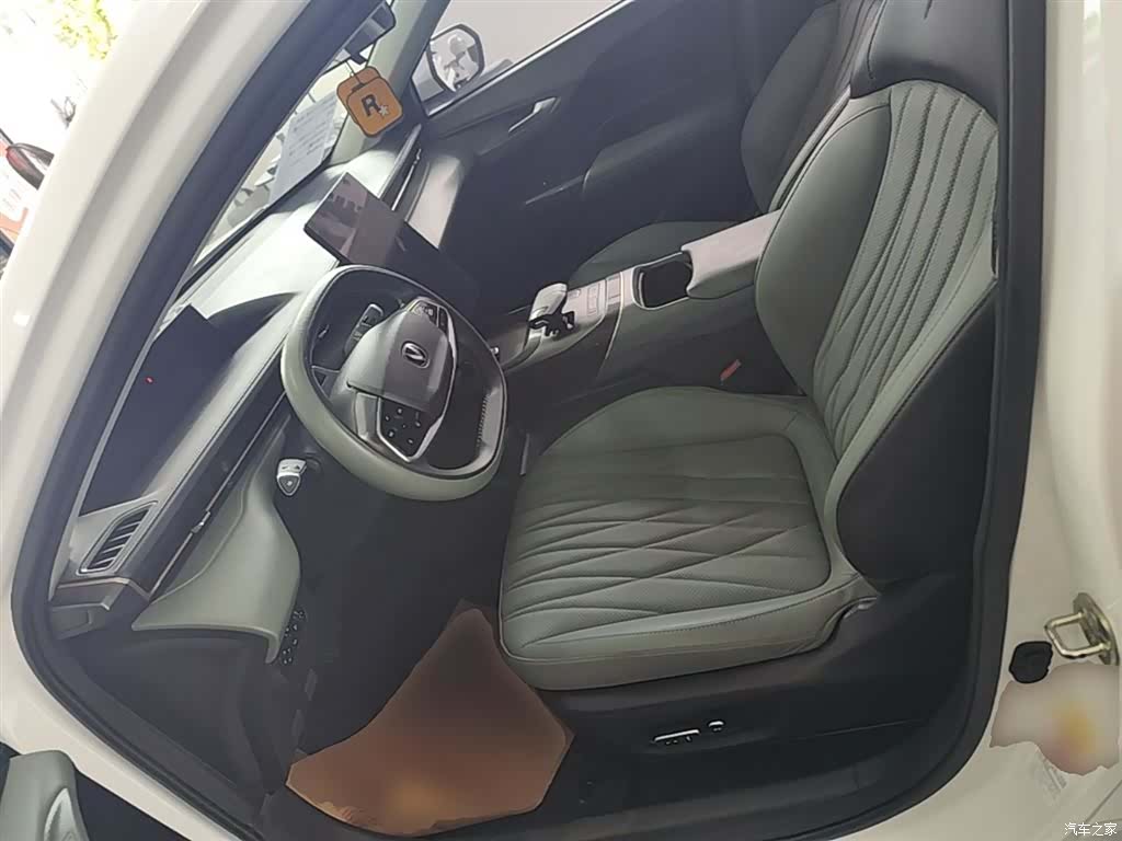 Changan NE, 2023 15