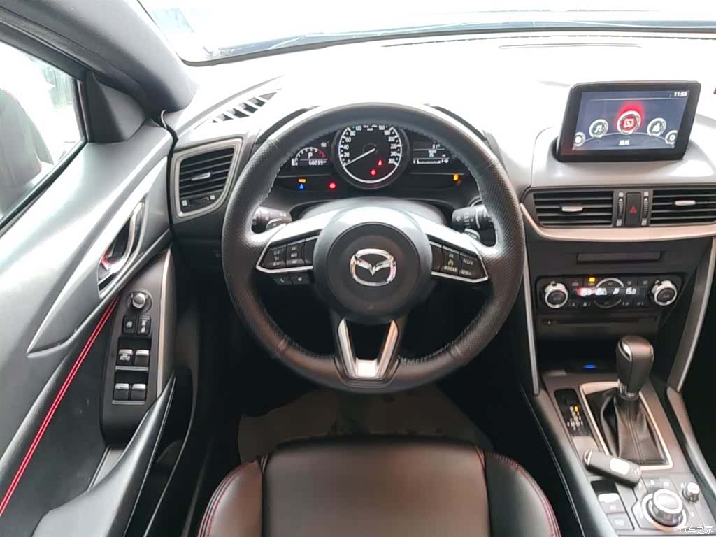 Mazda CX-4, 2018 11