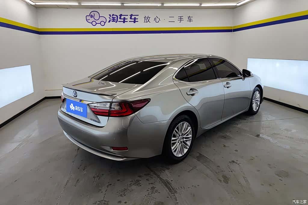 Lexus ES, 2017 3