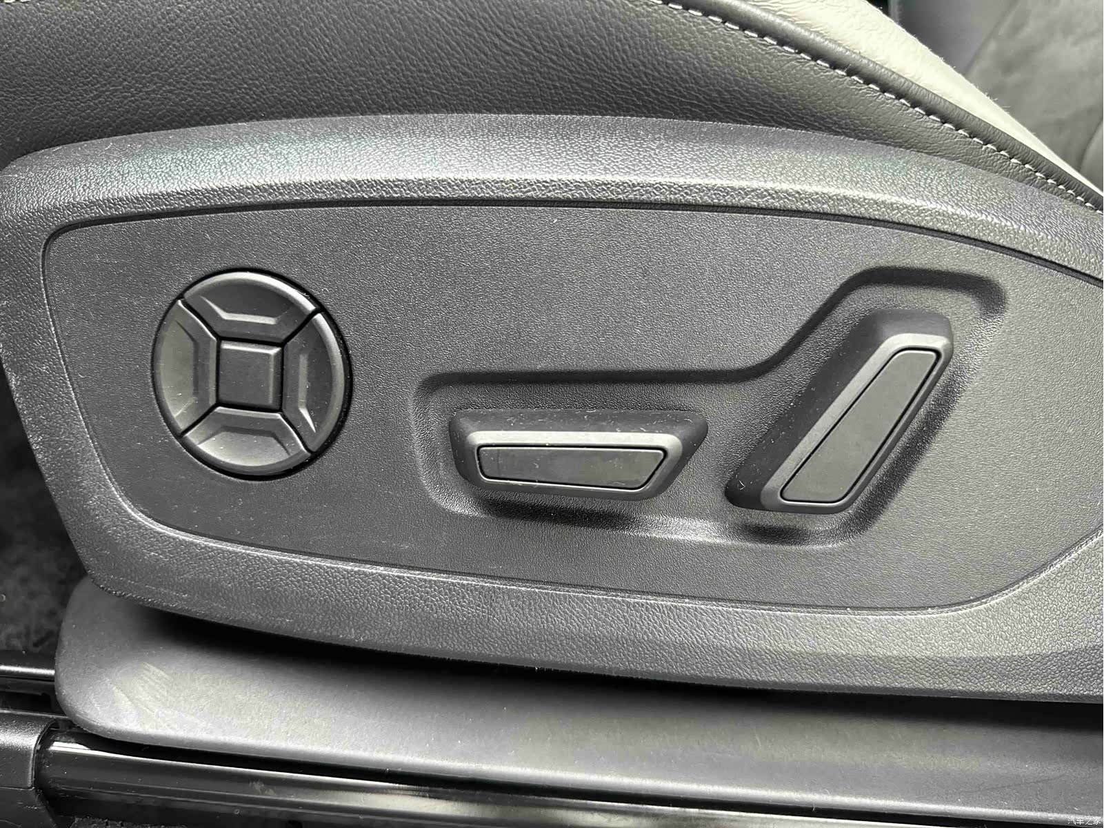 Audi Q3, 2022 11