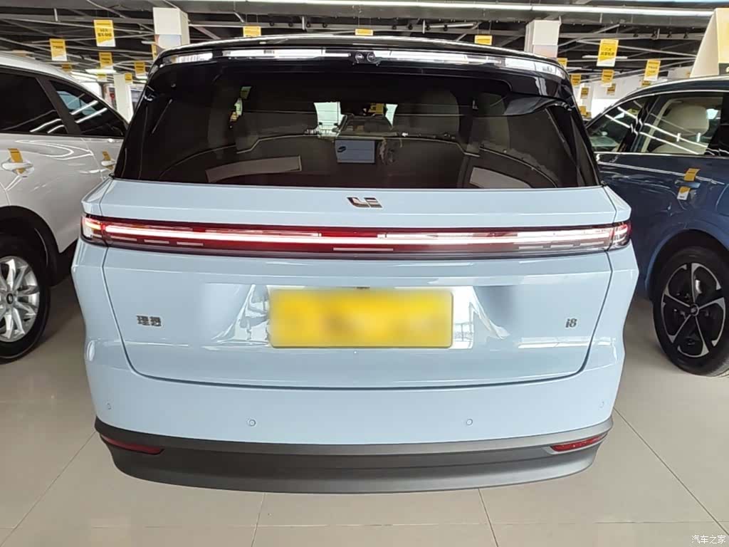 Li Auto i8, 2025 6
